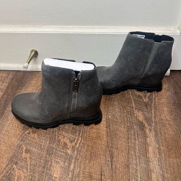 Sorel Quarry/Black Woman’s Joan of Arctic Leather Waterproof Wedge III Zip Boots - Picture 3 of 16